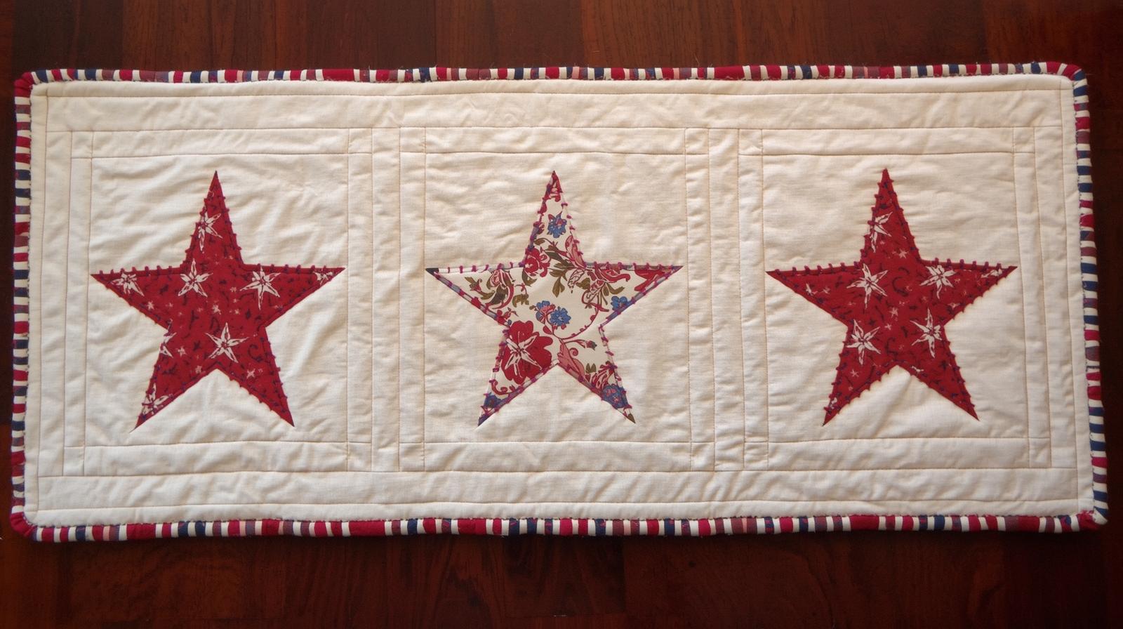 Star Spangled Table Runner - Hard 4th of July craft tutorial taking 85 minutes